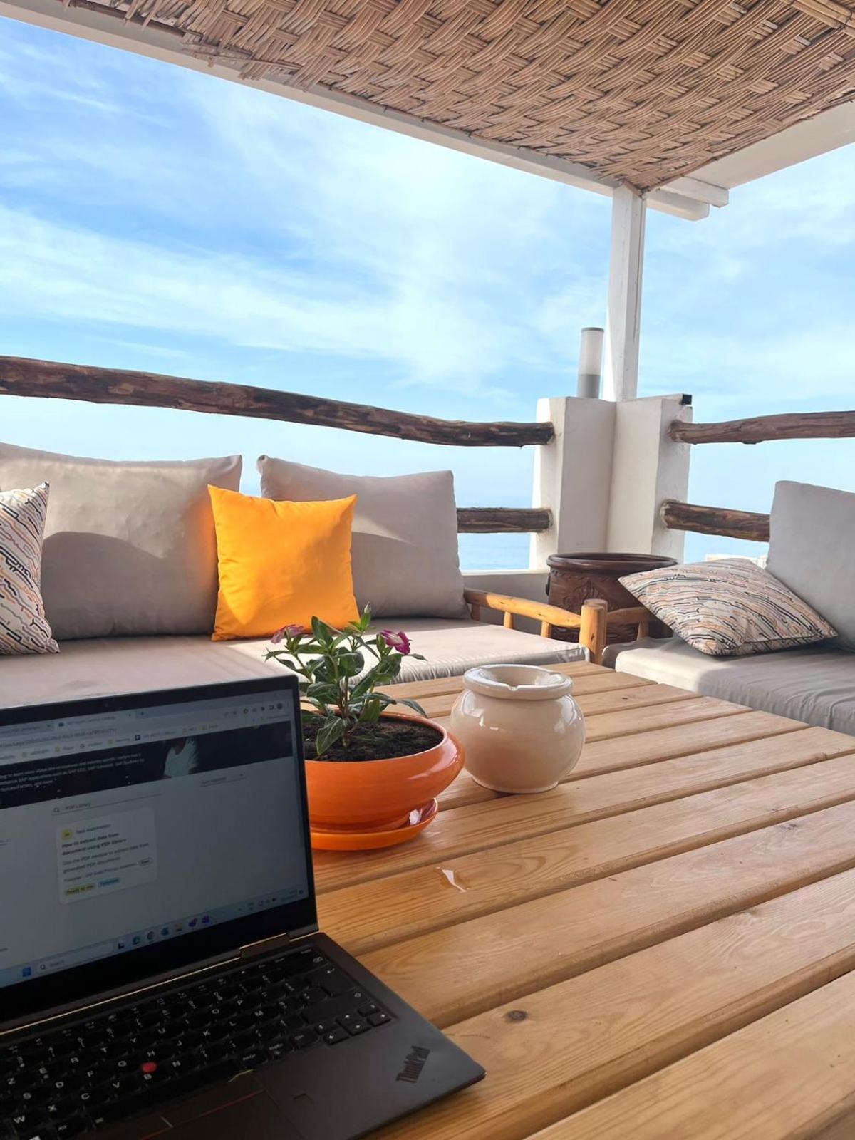 Bigblue Surf Hostel & Coworking Space - Taghazout (Adults Only) Azazoul Екстер'єр фото