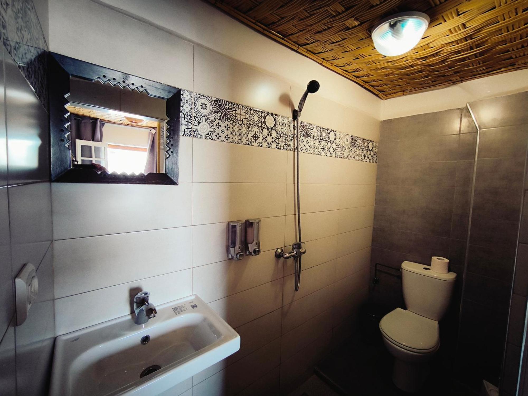 Bigblue Surf Hostel & Coworking Space - Taghazout (Adults Only) Azazoul Екстер'єр фото