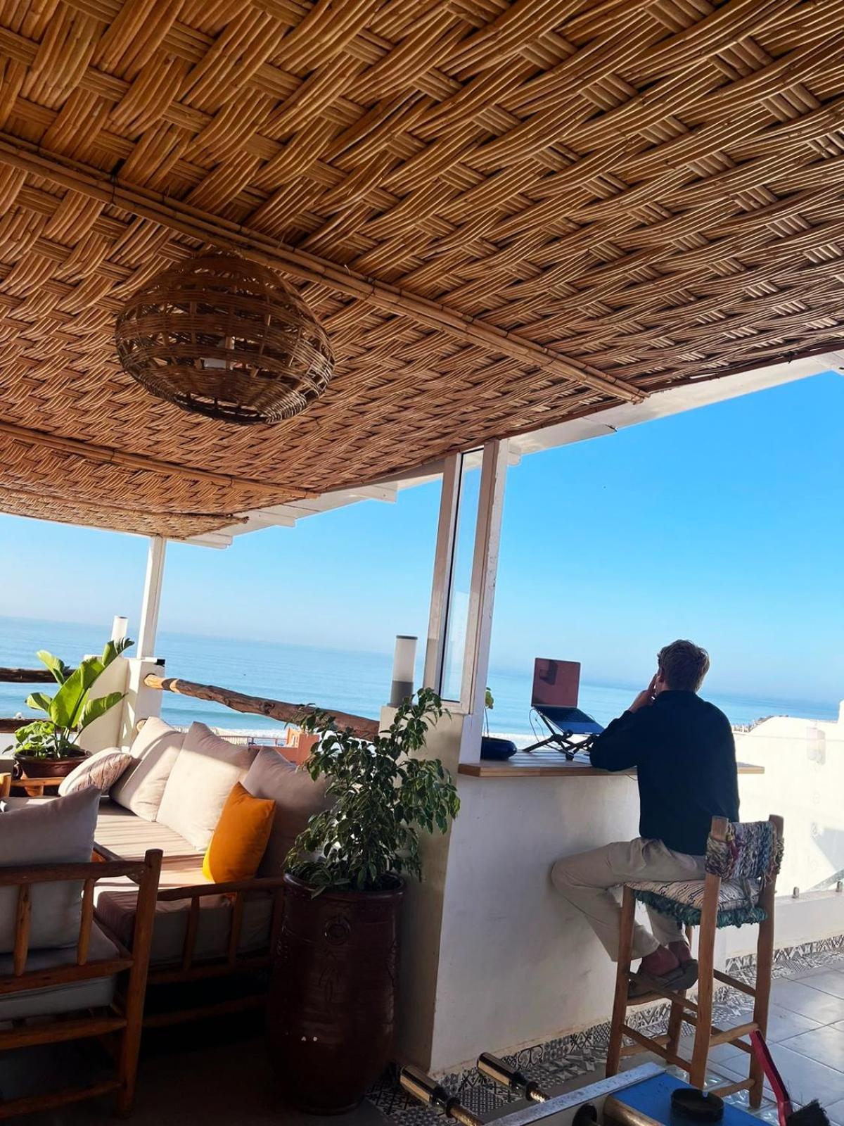 Bigblue Surf Hostel & Coworking Space - Taghazout (Adults Only) Azazoul Екстер'єр фото