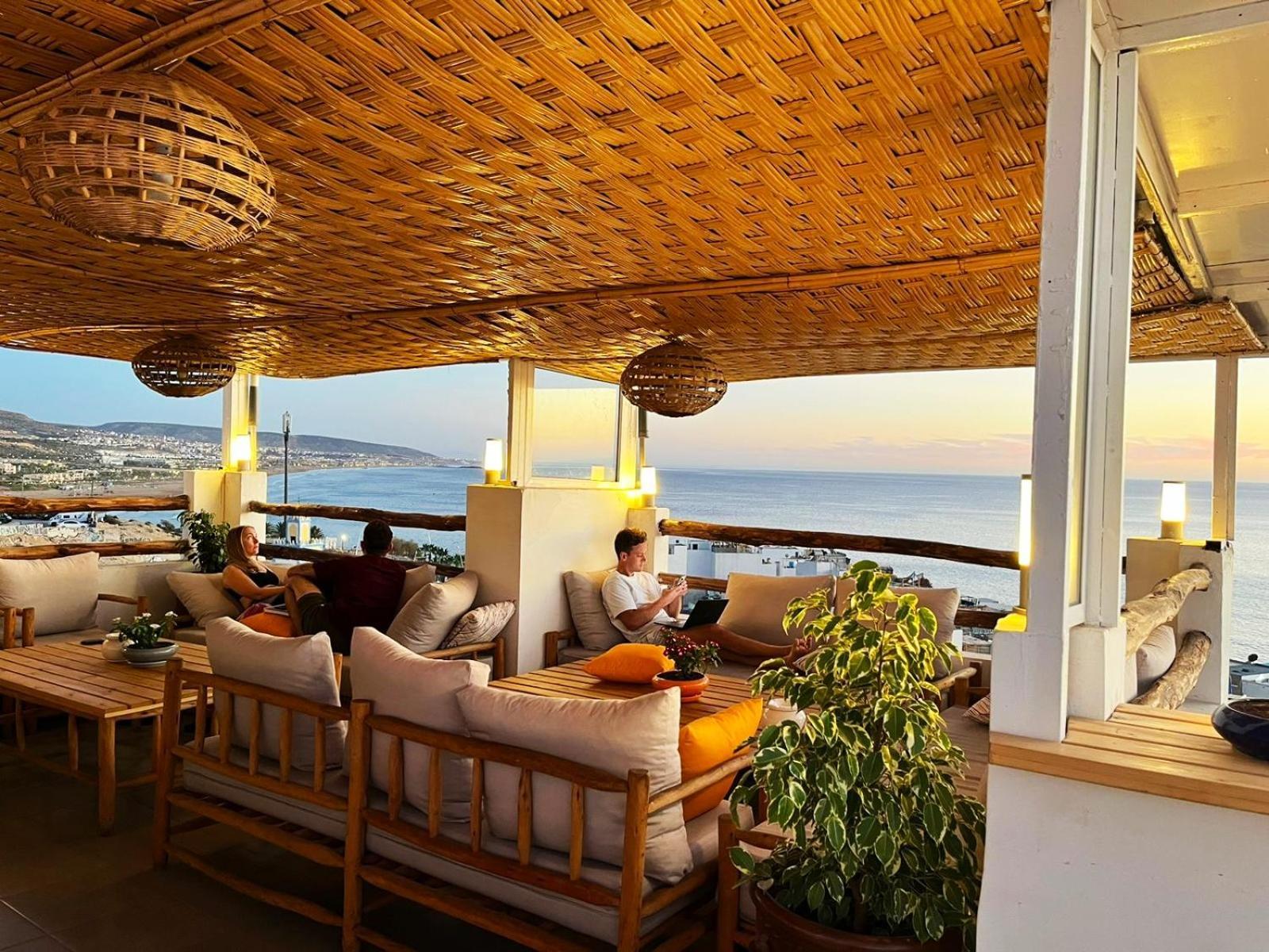 Bigblue Surf Hostel & Coworking Space - Taghazout (Adults Only) Azazoul Екстер'єр фото